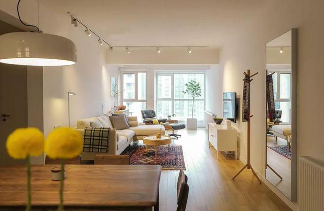 家里的筒燈、射燈、軌道燈,怎樣布局才合理? 家里的筒燈、射燈、軌道燈,怎樣布局才合理?